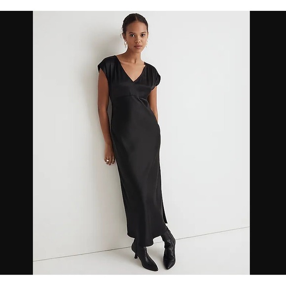 Madewell Dresses & Skirts - Madewell NEW NWT Womens 6 Black Wide V Neck Midi Dress High Slit
